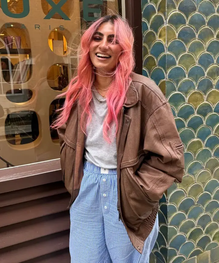 Vibrant Pink Shoulder Shag With Choppy Bangs Vibrant Pink Shoulder Shag With Choppy Bangs — Aesthetic Dye Hair