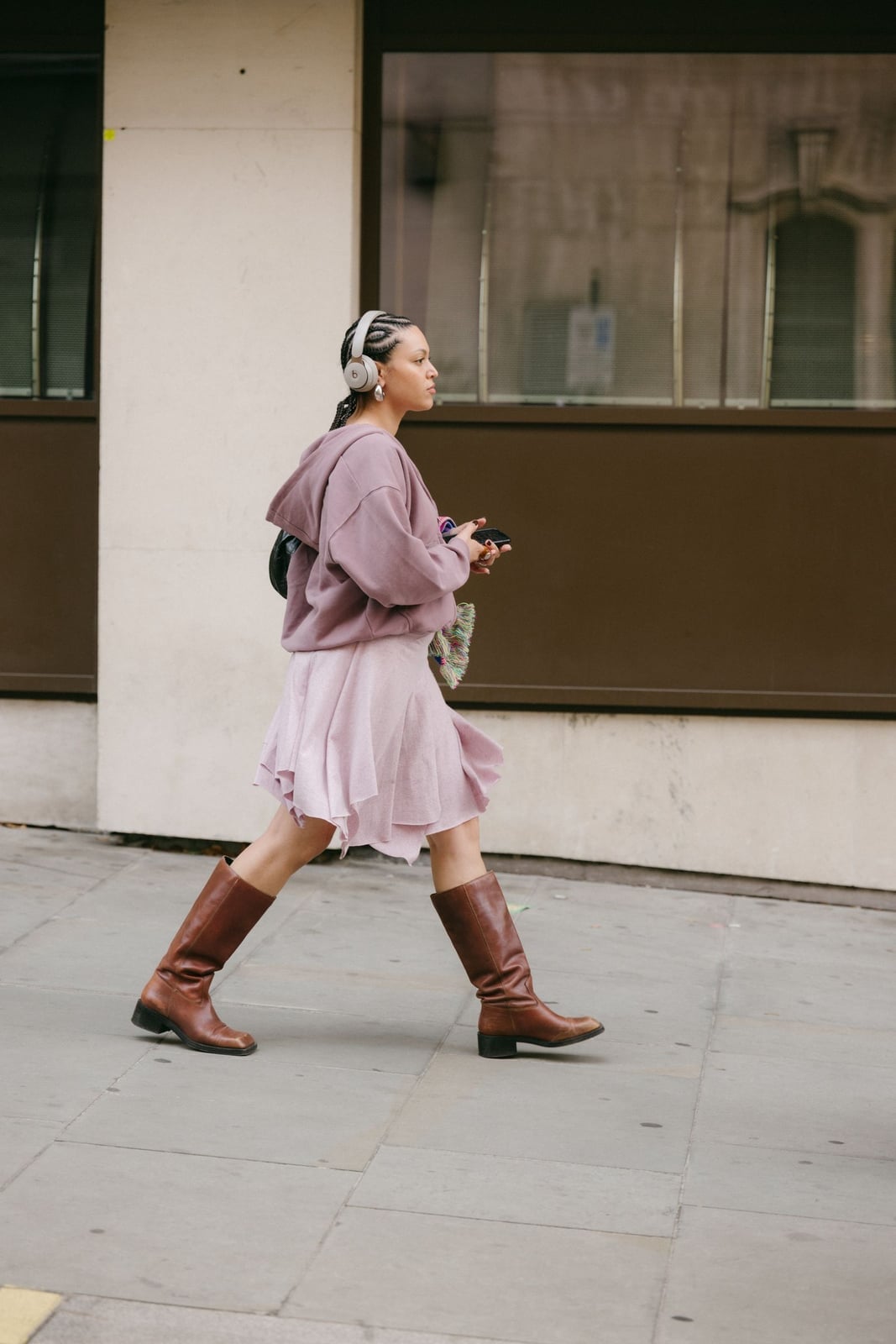 Lilac Oversized Hoodie With Flared Mini Skirt and Knee-High Boots Lilac Oversized Hoodie With Flared Mini Skirt and Knee-High Boots — Aesthetic Hoodie Outfits Women