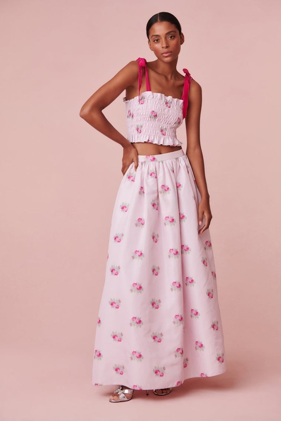 Pink Floral Jacquard Maxi Skirt with a Matching Crop Top Pink Floral Jacquard Maxi Skirt with a Matching Crop Top — Aesthetic Long Skirt Outfits