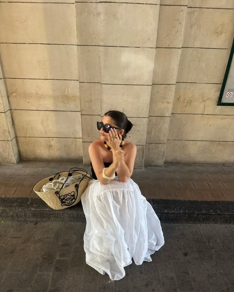 White Tiered Maxi Skirt with a Brown Crop Top and Crochet Cardigan White Tiered Maxi Skirt with a Brown Crop Top and Crochet Cardigan — Aesthetic Long Skirt Outfits