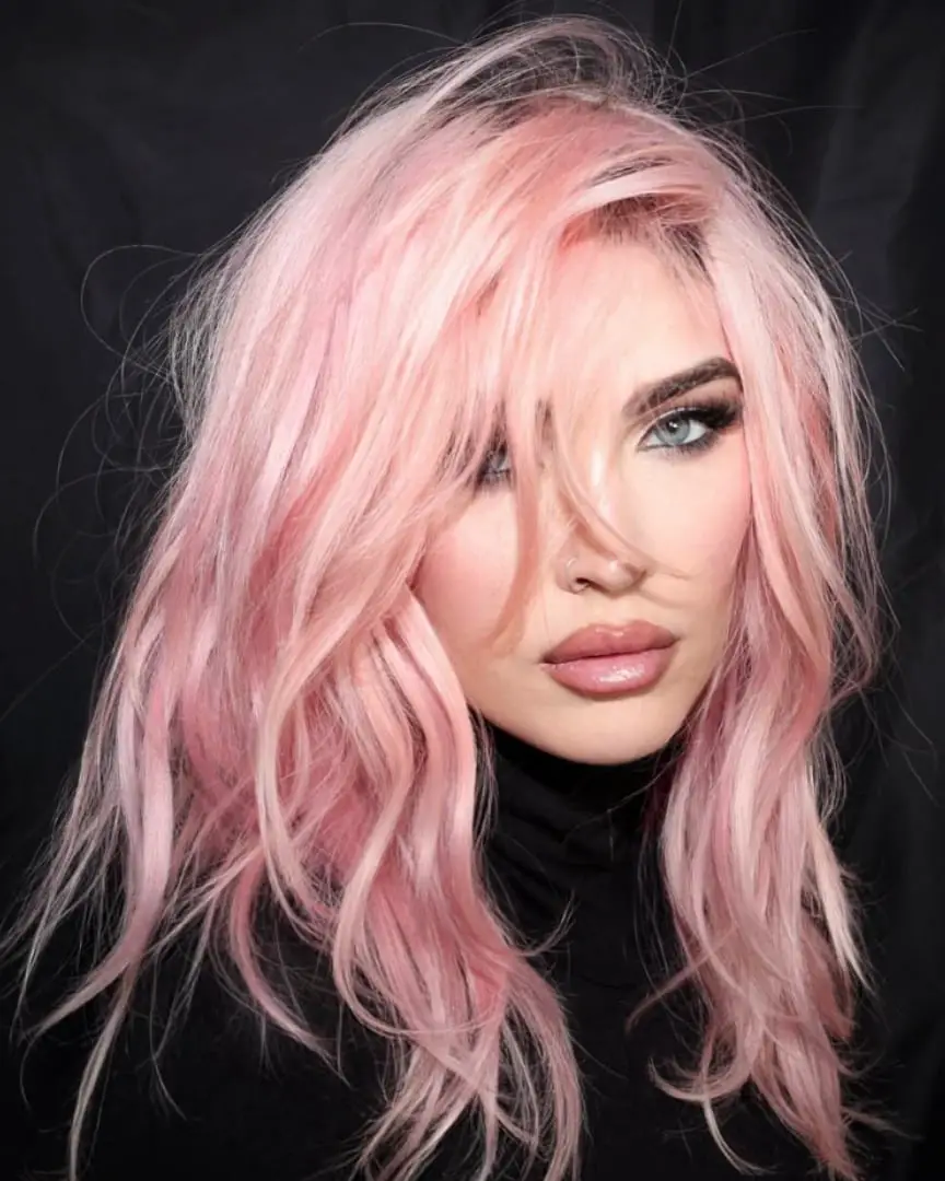 Shoulder Length Layers With Face-Framing Bangs Shoulder Length Layers With Face-Framing Bangs — Aesthetic Pastel Pink Hair