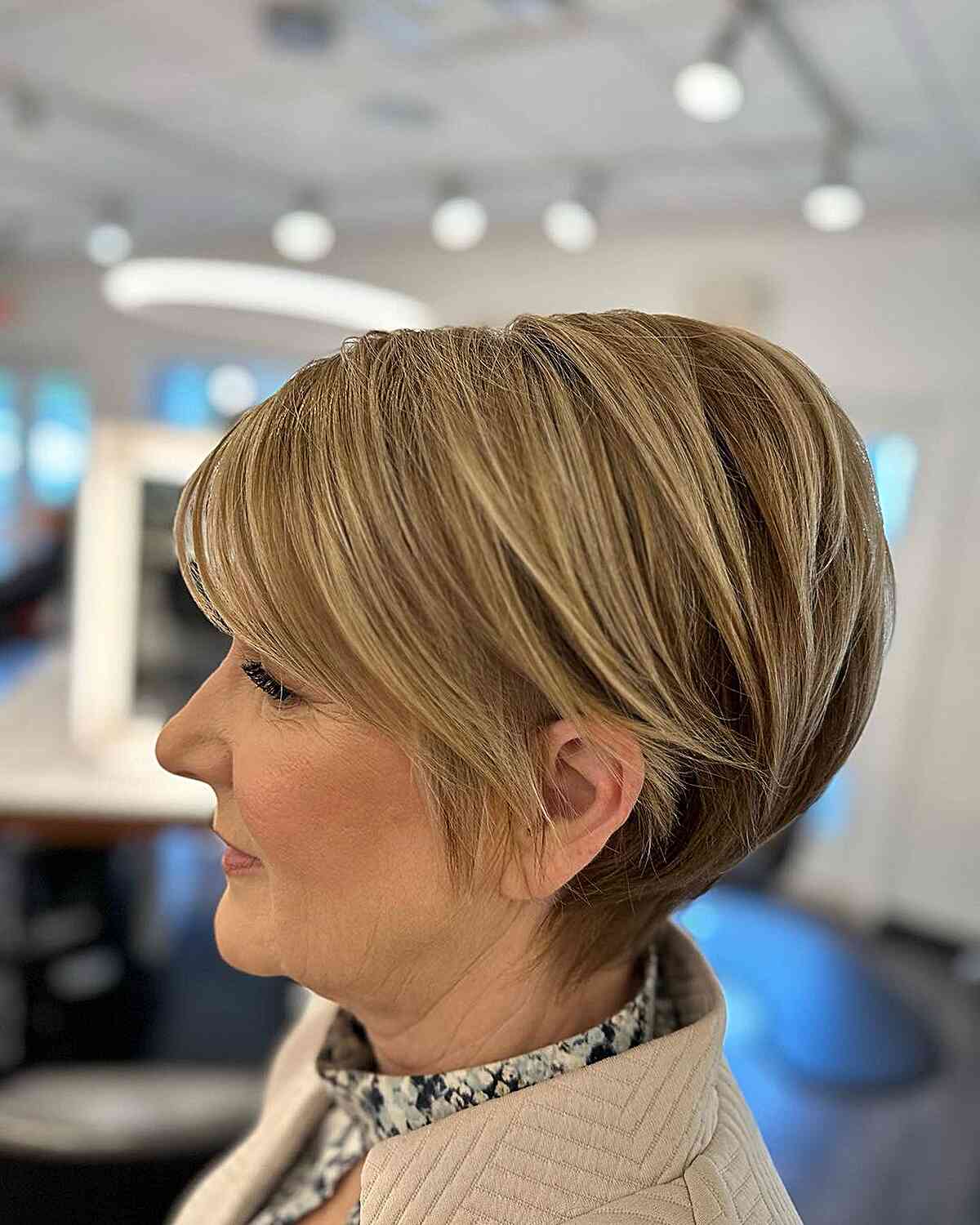 Ear Length Blonde Bob With Stacked Layers Ear Length Blonde Bob With Stacked Layers — Aesthetic Short Hair Bob