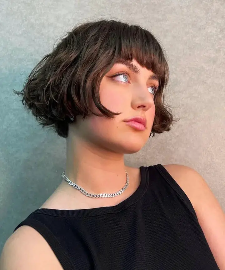 Collarbone Dark Brown Bob With Blunt Ends Collarbone Dark Brown Bob With Blunt Ends — Aesthetic Short Hair Bob