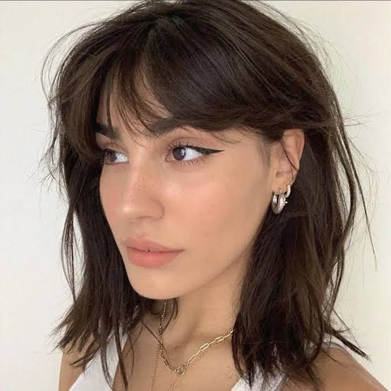 Dark Brown Lob With Face-Framing Layers And Glossy Waves, Collarbone — Aesthetic Thin Hair