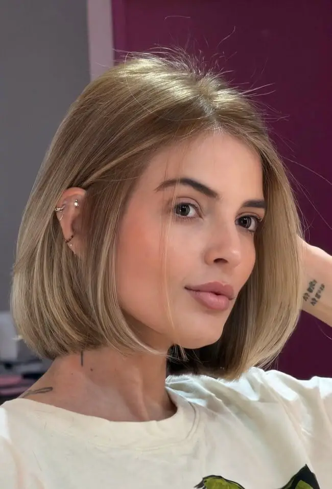 Chin-Length Classic Bob With Smooth Finish In Soft Beige Blonde — Aesthetic Thin Hair