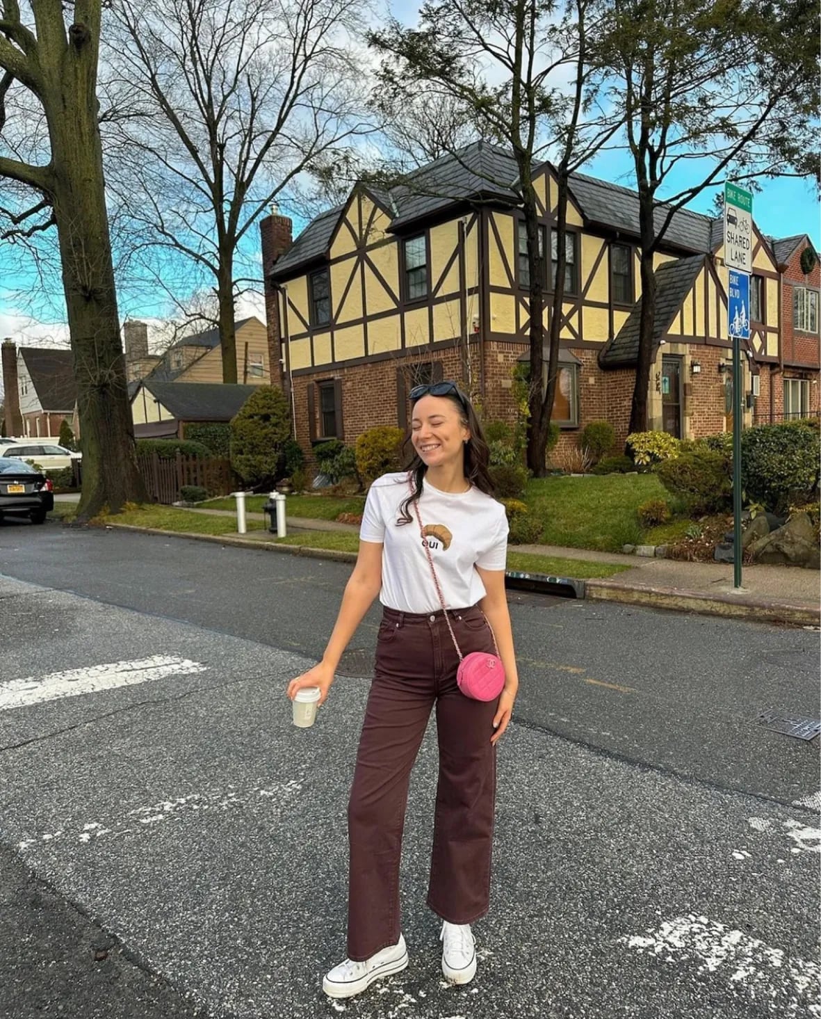 White Graphic T-Shirt with Brown Wide-Leg Trousers, Everyday Version White Graphic T-Shirt with Brown Wide-Leg Trousers, Everyday Version — Aesthetic Tshirt Outfit