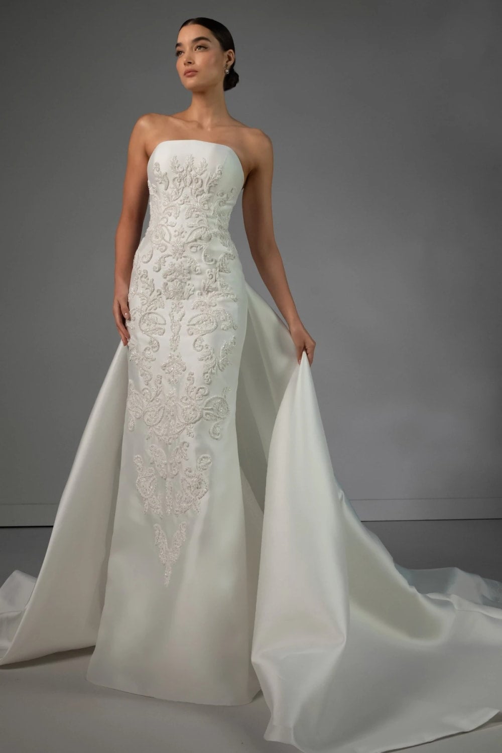 Ivory Trumpet Wedding Dress with Embroidery and Detachable Skirt Ivory Trumpet Wedding Dress with Embroidery and Detachable Skirt — Aesthetic Wedding Dress