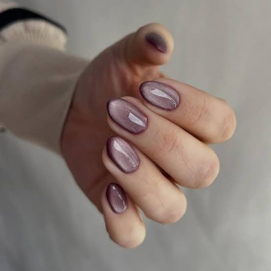 Shimmery Taupe Cat-Eye Medium Oval Nails Shimmery Taupe Cat-Eye Medium Oval Nails — Best Classy Nails