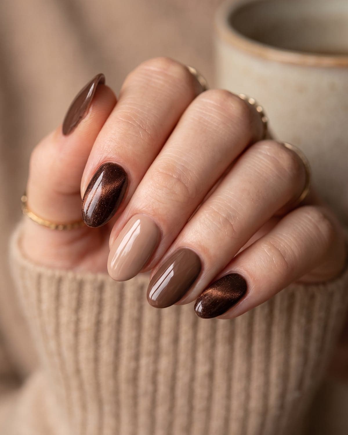 Brown Tones Glossy Cat-Eye Short Oval Nails Brown Tones Glossy Cat-Eye Short Oval Nails — Best Classy Nails