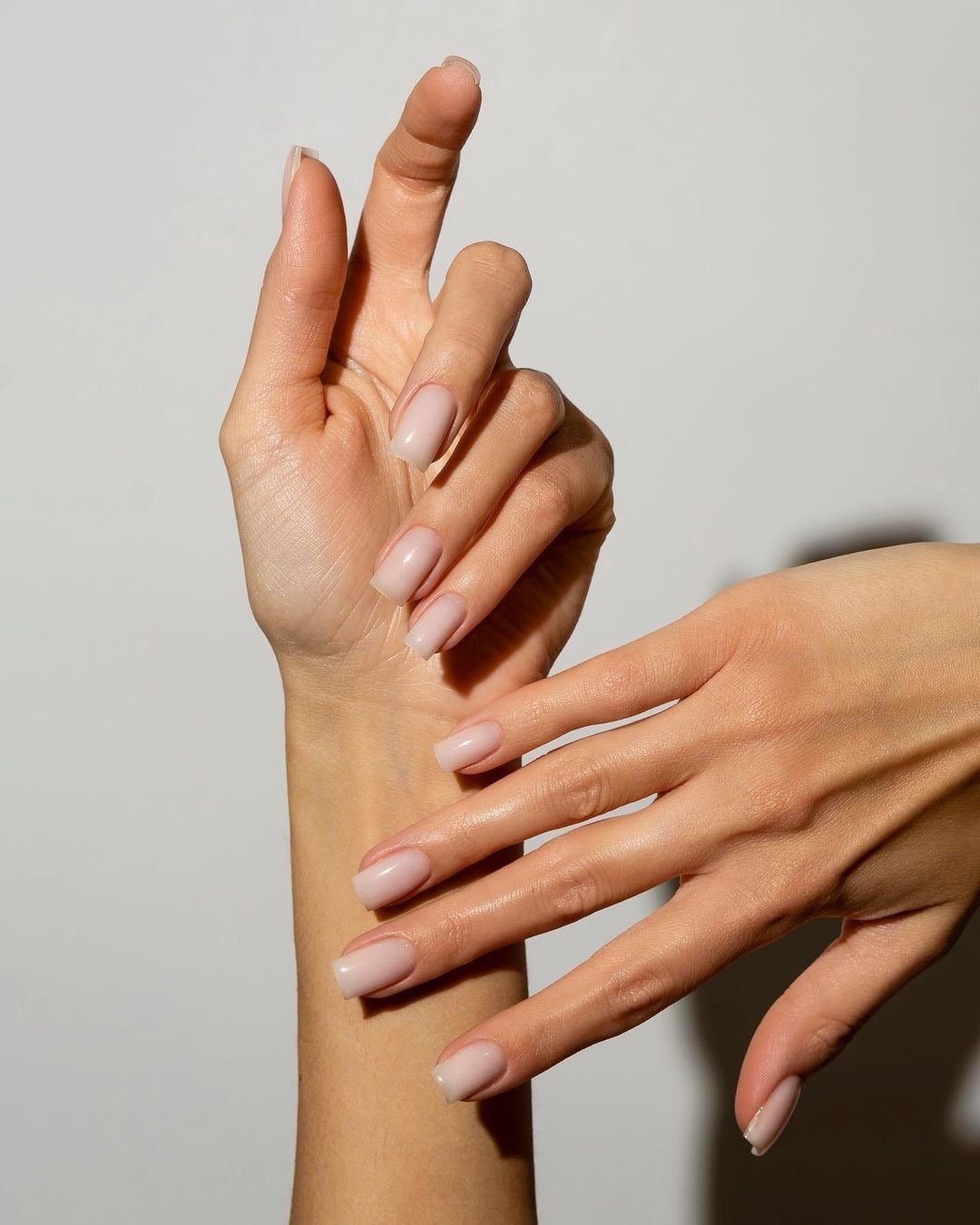 Glossy Sheer Milky Nude Short Square Nails With мягкий квадрат Glossy Sheer Milky Nude Short Square Nails With мягкий квадрат — Best Classy Nails