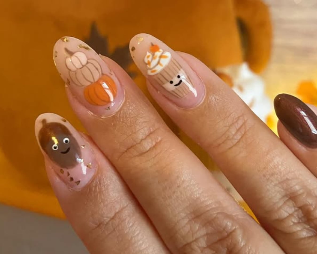 Medium Oval Nude Pumpkin Cupcake Acorn Nails Medium Oval Nude Pumpkin Cupcake Acorn Nails — Best Cute Nails
