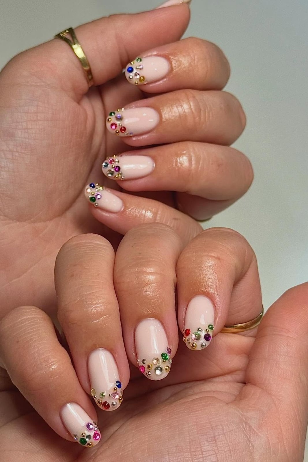 Short Oval Nude Pink Rhinestone Cuticle Tip Nails Short Oval Nude Pink Rhinestone Cuticle Tip Nails — Best Cute Nails