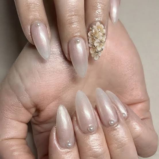 3D Floral Milky White Medium Almond Nails 3D Floral Milky White Medium Almond Nails — Best Elegant Nails