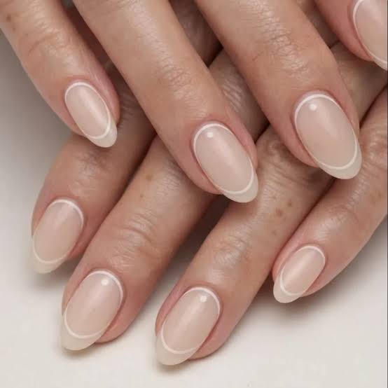White Outline Modern French Short Oval Nails White Outline Modern French Short Oval Nails — Best Elegant Nails