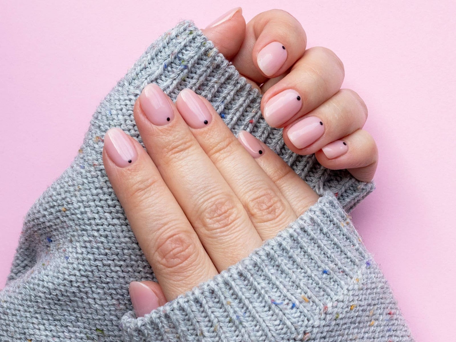 Milky Pink Short Oval Gel Nails with Black Dots Milky Pink Short Oval Gel Nails with Black Dots — Best Gel Nails