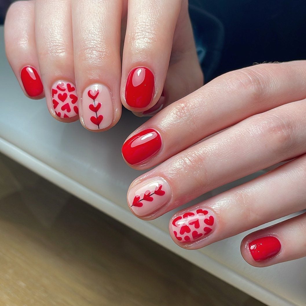 Red Heart Accent Short Oval Nails Red Heart Accent Short Oval Nails — Best Simple Short Nails