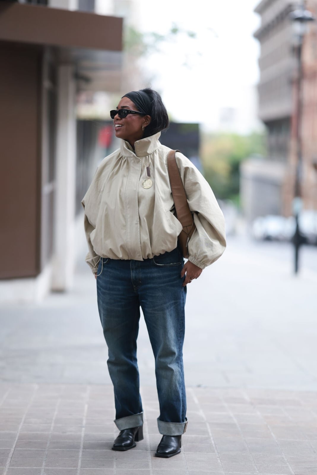 Oversized Beige Jacket with Relaxed Denim Jeans — Best Trendy Outfits