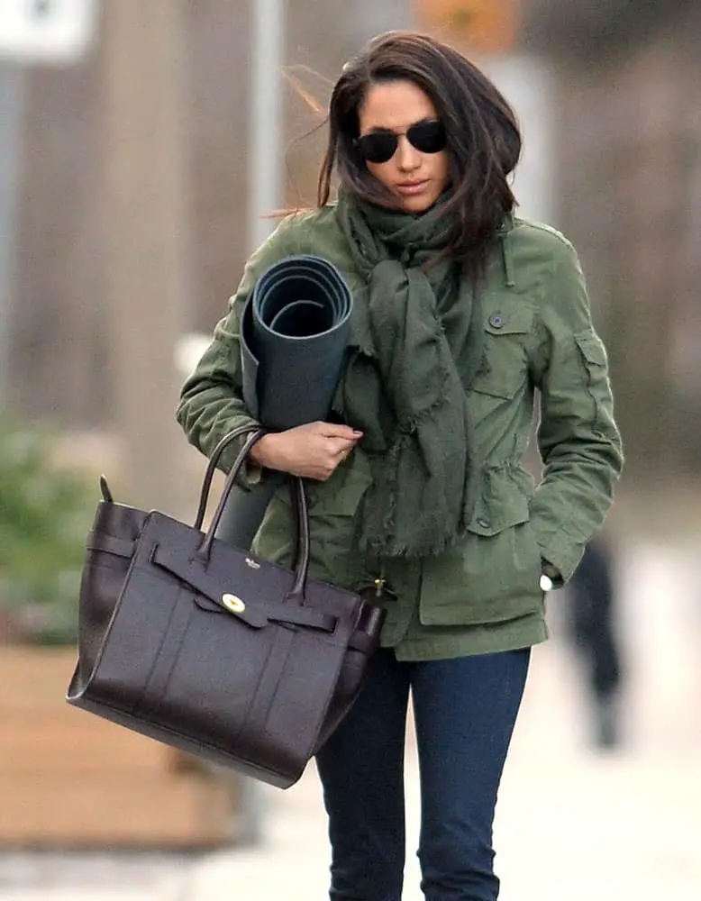 Olive Green Utility Jacket with Dark Wash Jeans — Best Trendy Outfits