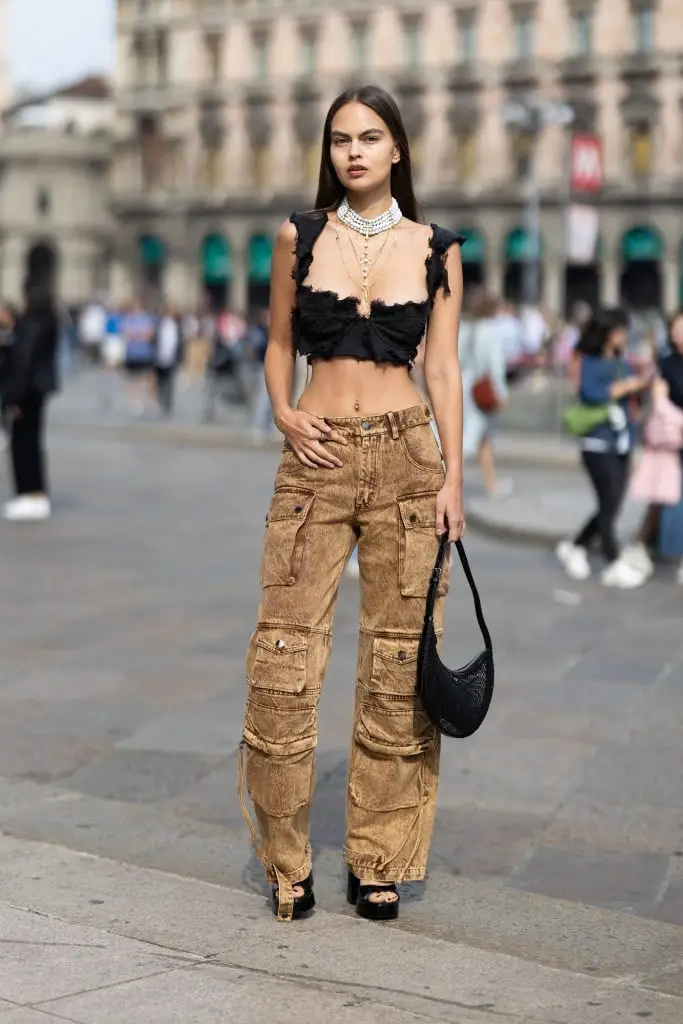 Distressed Cargo Pants with a Ruffled Crop Top — Best Trendy Outfits