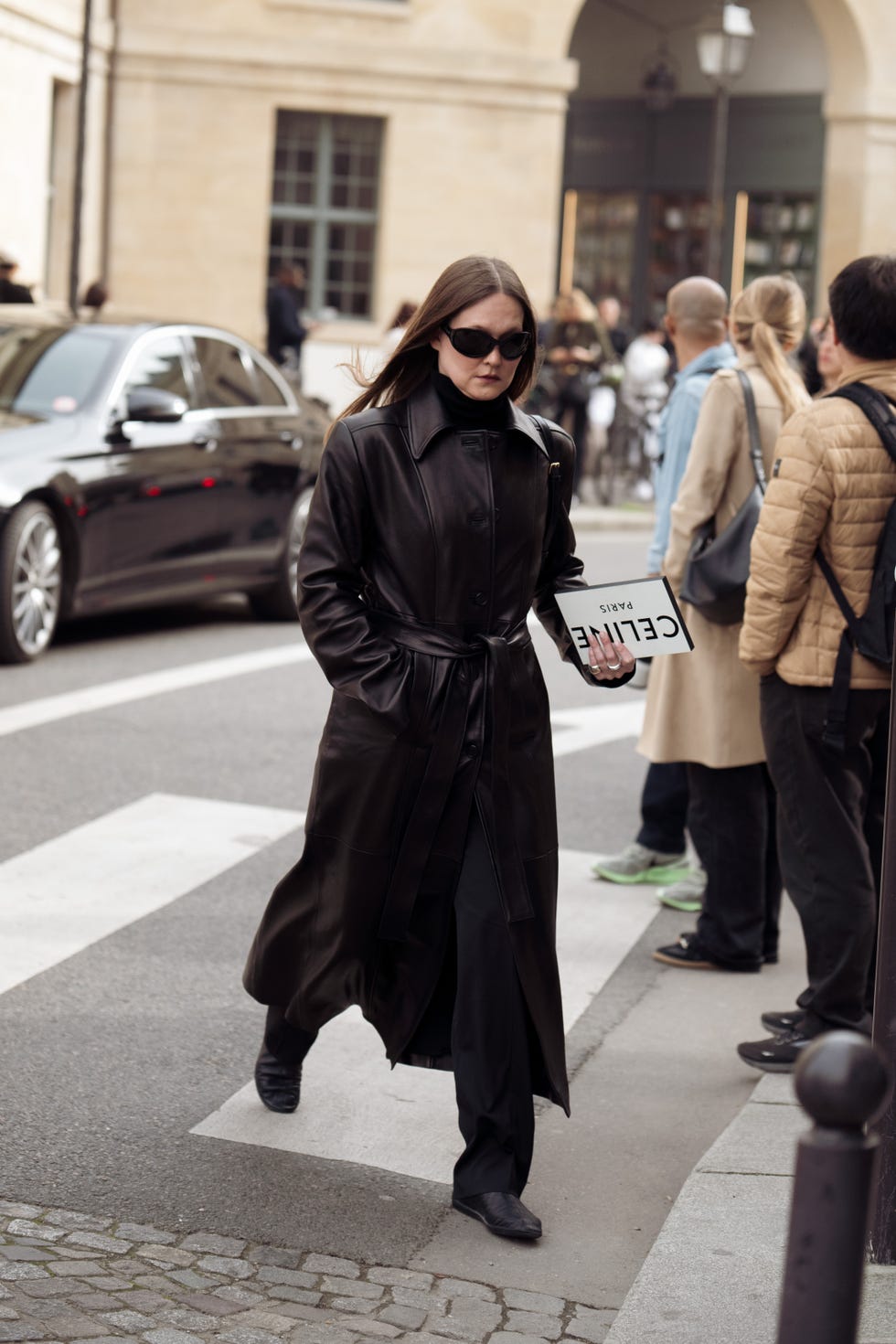 Black Leather Trench Coat With Turtleneck and Boots Black Leather Trench Coat With Turtleneck and Boots — Black Trench Coat Outfit Ideas