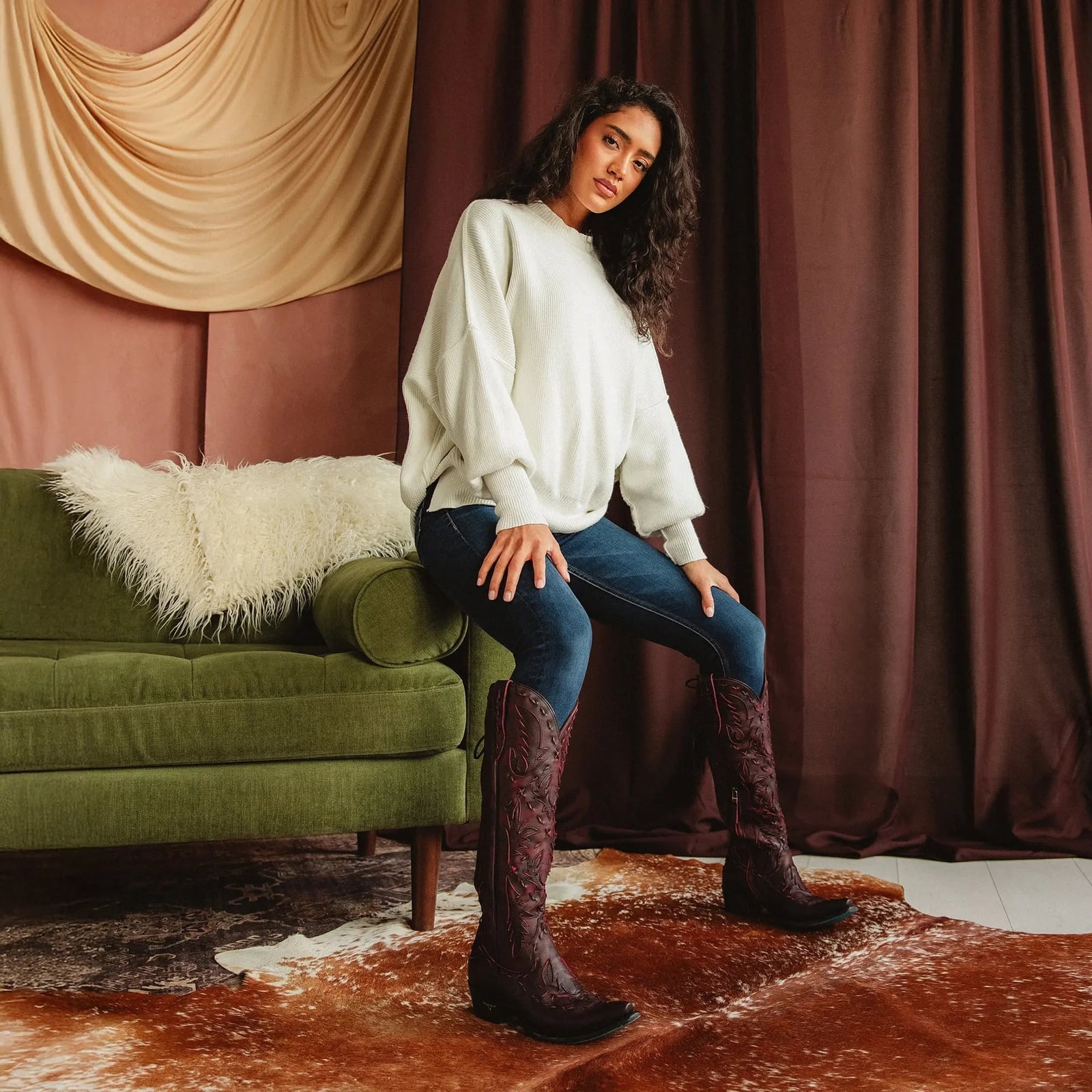 Burgundy Embroidered Cowgirl Boots with Oversized Sweater Burgundy Embroidered Cowgirl Boots with Oversized Sweater — Chic Cowgirl Boots Outfit