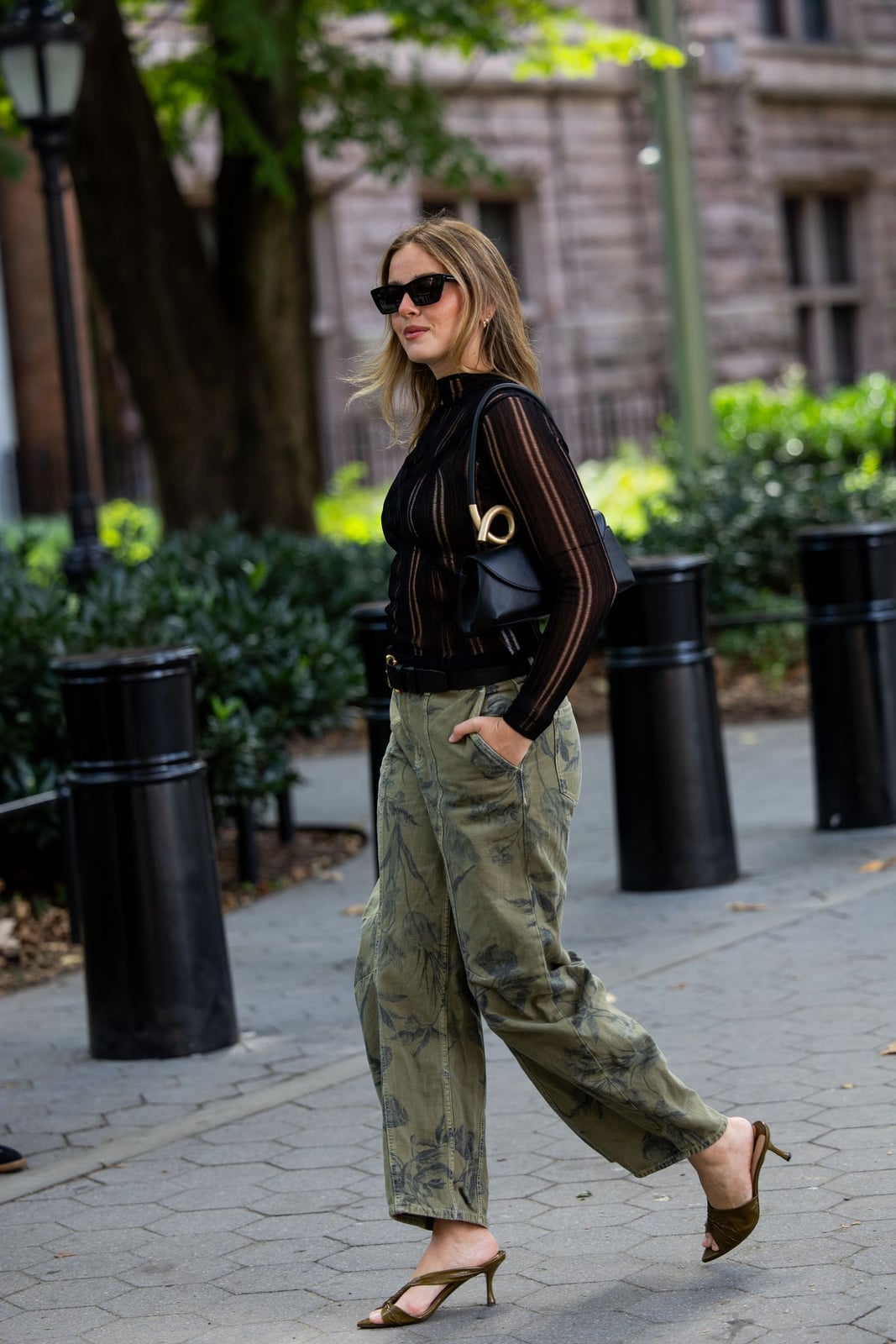 Patterned Olive Green Cargo Pants with Sheer Black Top Patterned Olive Green Cargo Pants with Sheer Black Top — Chic Green Cargo Pants Outfit