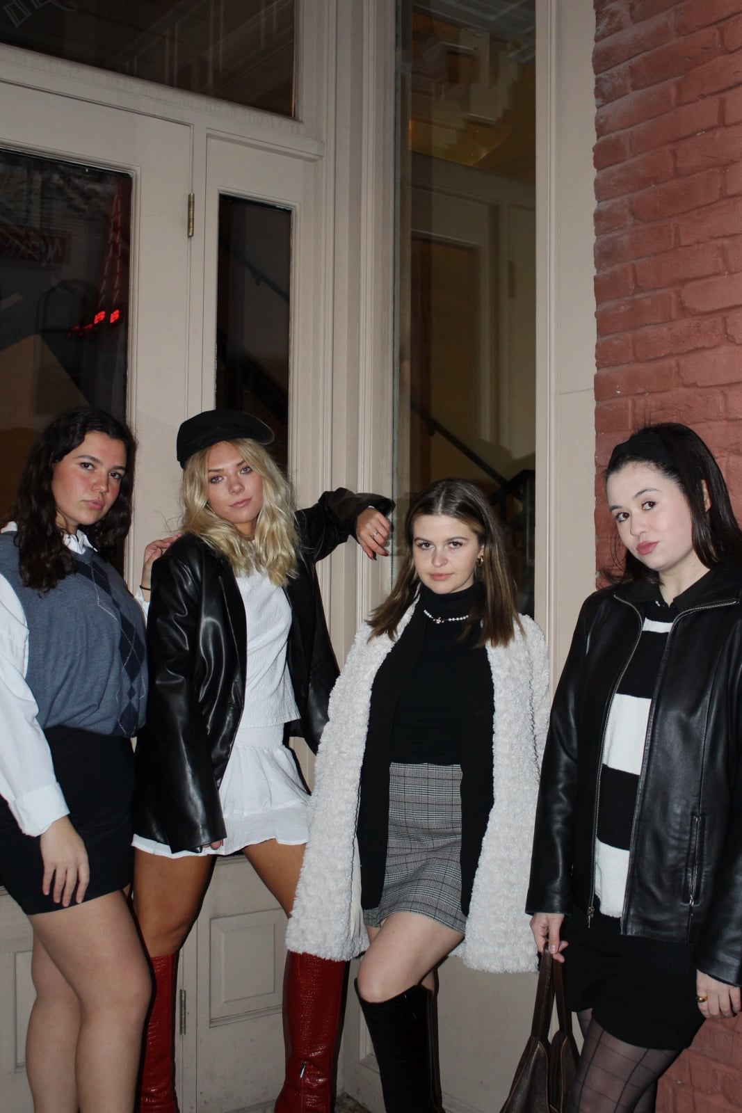 Early 2000s Fashion Inspiration With Fitted Top Early 2000s Fashion Inspiration With Fitted Top — Classy 2000s Outfits