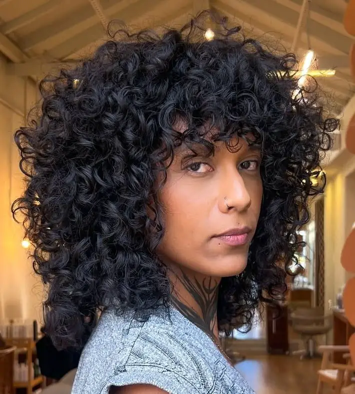 Collarbone Layered Curls With Full Volume — Classy 3c Hairstyles