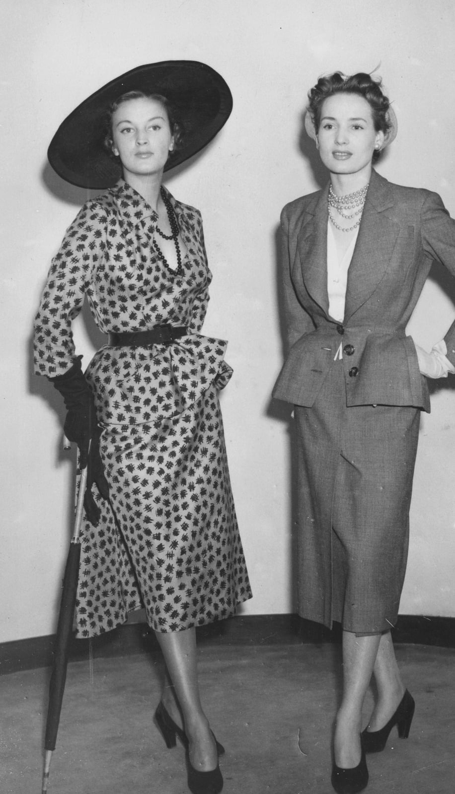 Gray Fitted Suit With Nipped-In Waist — Classy 50s Style