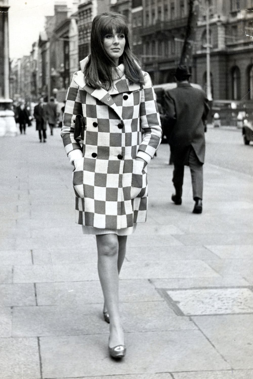 Bold Checkerboard Double-Breasted Coat — Classy 60s Outfits