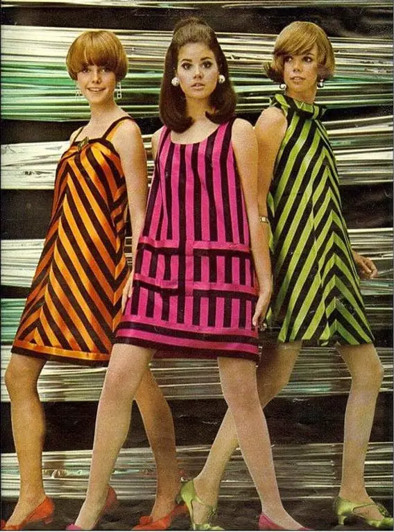 Graphic Stripe Print Sleeveless Shift Dresses — Classy 60s Outfits