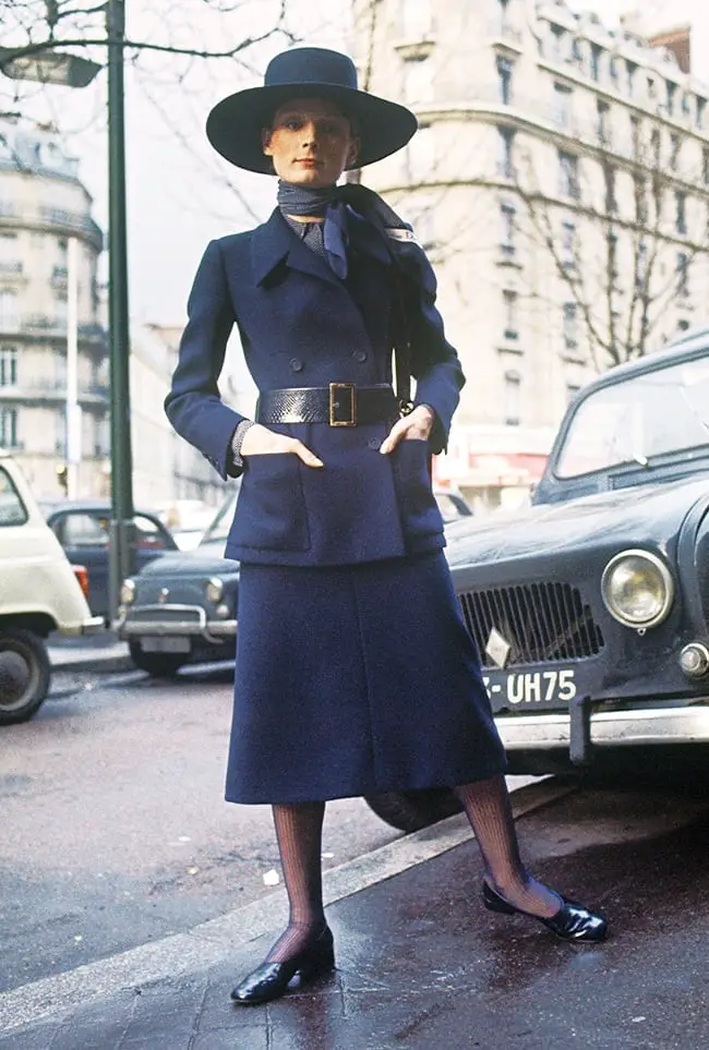 Navy Blue Skirt Suit with Wide-Brimmed Hat Navy Blue Skirt Suit with Wide-Brimmed Hat — Classy 70s Outfits