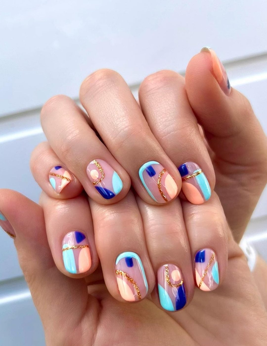 Short Oval Nails With Abstract Color Blocks And Gold — Classy Abstract Nails