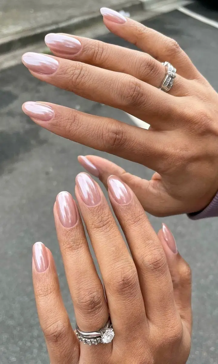 Medium Pearlescent Rose Gold Chrome Almond Nails Medium Pearlescent Rose Gold Chrome Almond Nails — Classy Acrylic Nails Almond