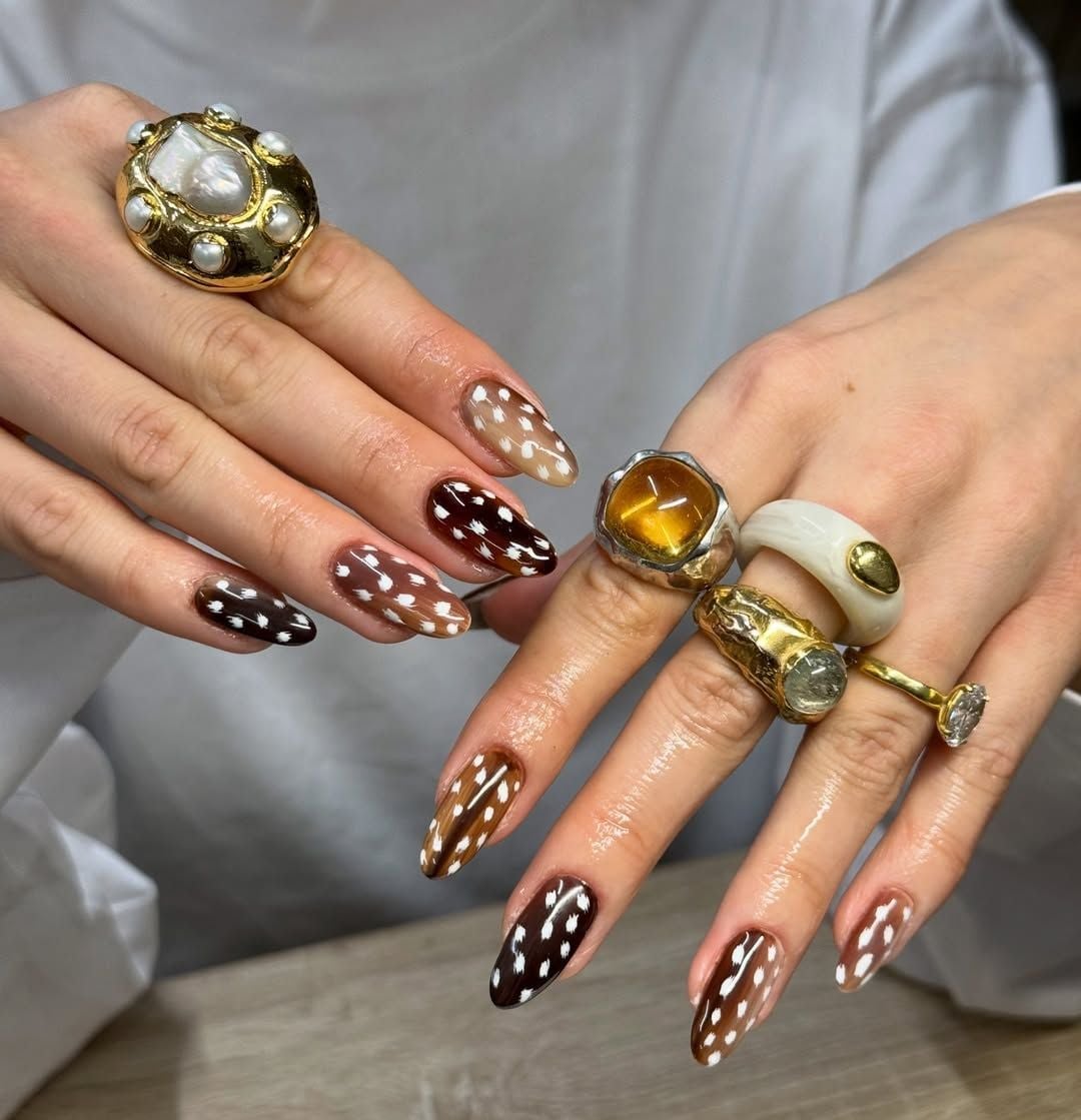 Deer Print Gradient Medium Almond Deer Print Gradient Medium Almond — Classy Animal Print Nails