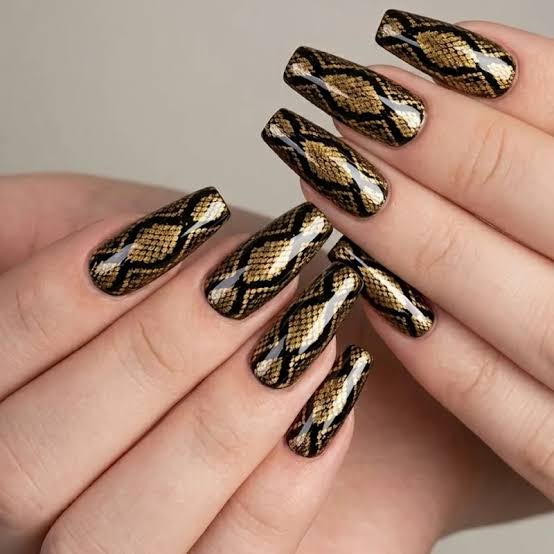 Glossy Snake Print Medium Square Glossy Snake Print Medium Square — Classy Animal Print Nails