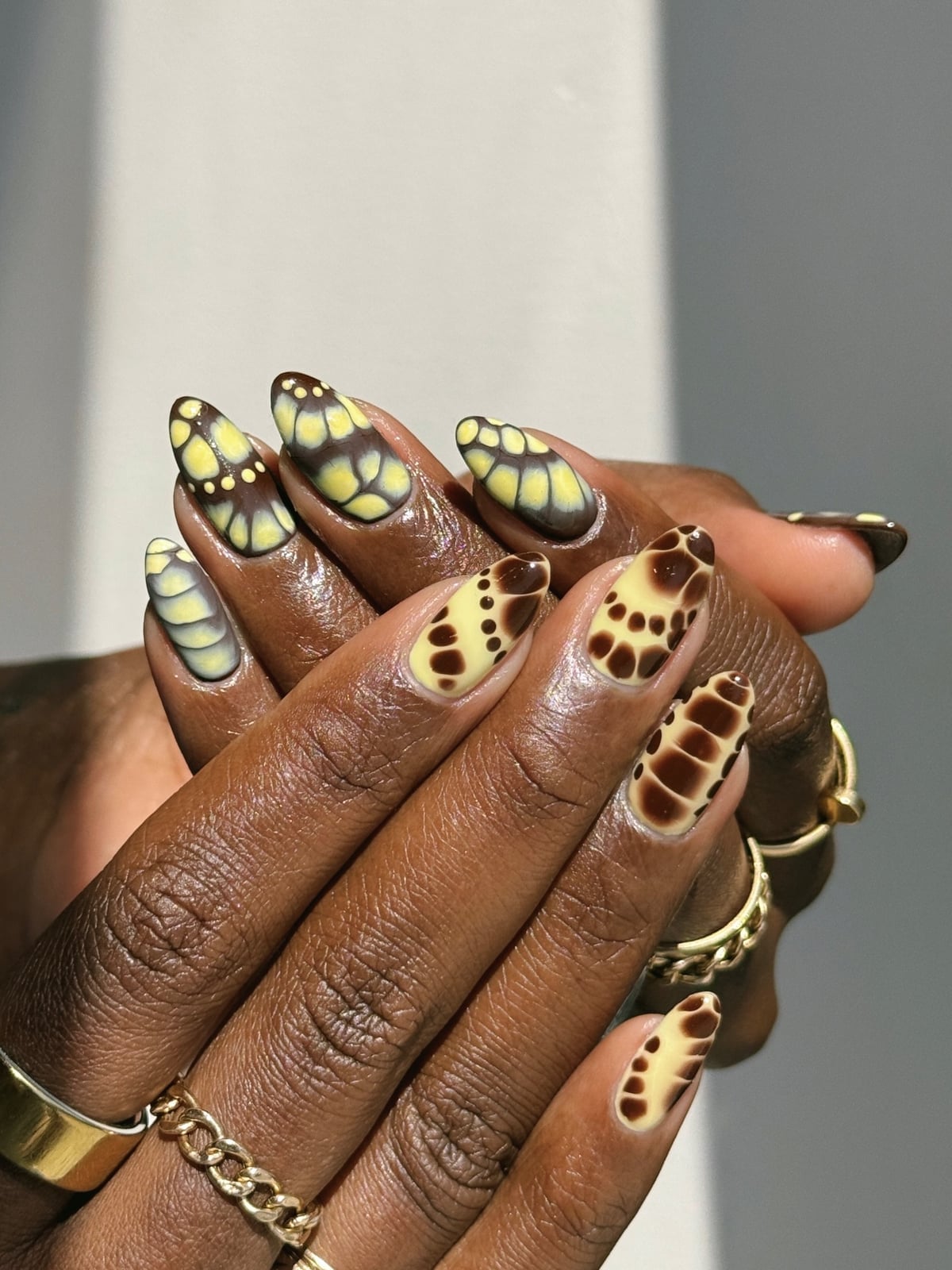 Mixed Animal Prints Glossy Oval Mixed Animal Prints Glossy Oval — Classy Animal Print Nails