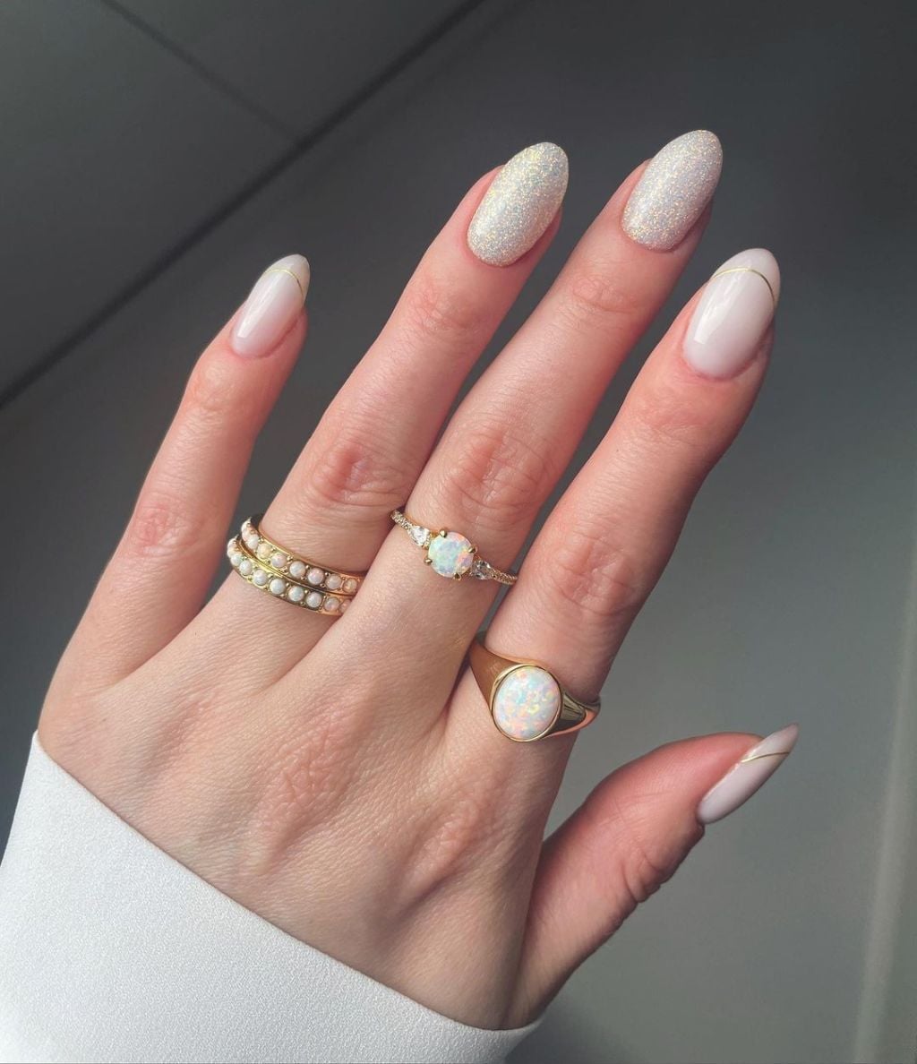 Short Almond Glitter Accent With Gold Line Short Almond Glitter Accent With Gold Line — Classy Anniversary Nails
