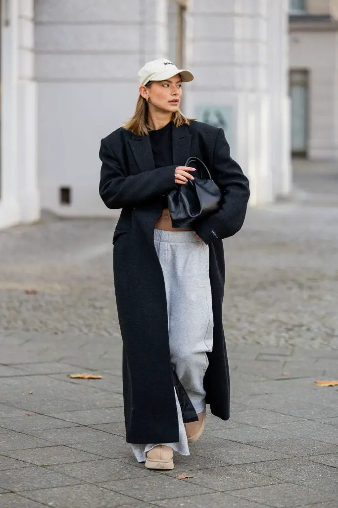 Oversized Charcoal Coat Over Sweatpants — Classy Baddie Outfits