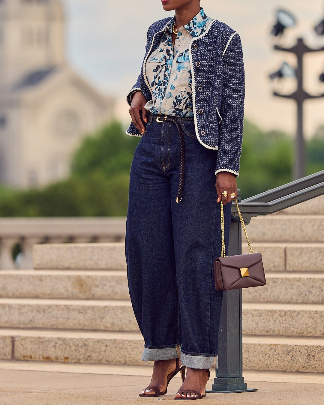Dark Wash Baggy Jeans With Tweed Blazer Dark Wash Baggy Jeans With Tweed Blazer — Classy Baggy Jeans Outfits