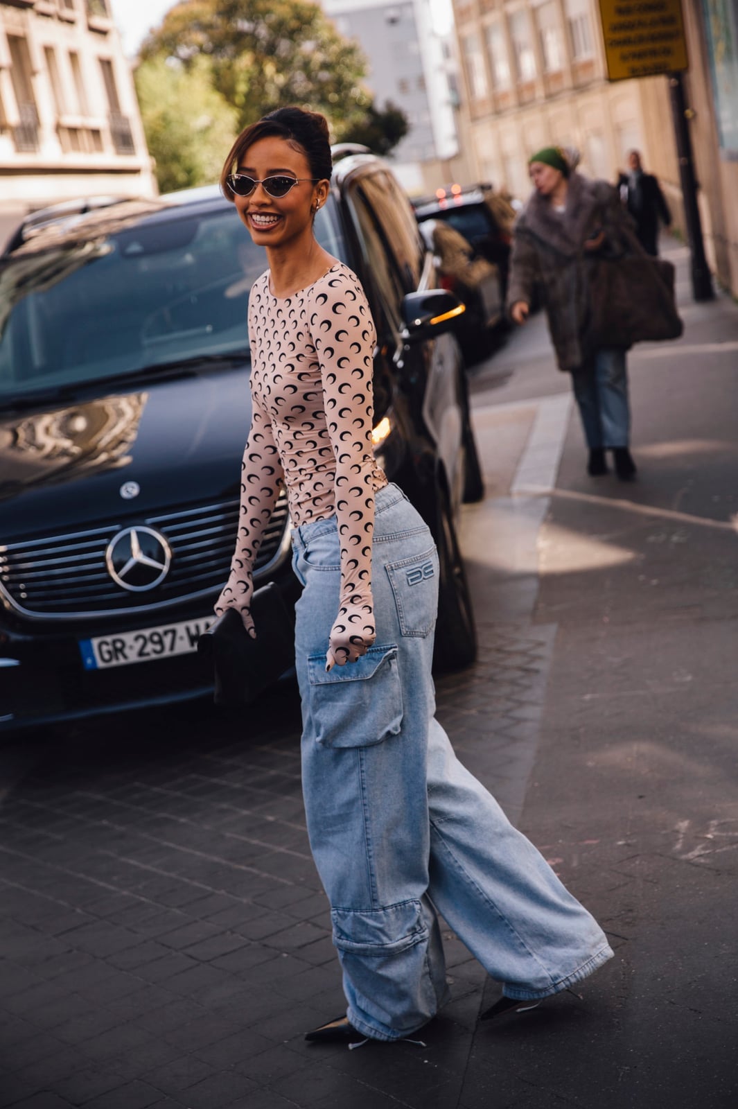 Baggy Jeans With Moon Print Top Baggy Jeans With Moon Print Top — Classy Baggy Jeans Outfits