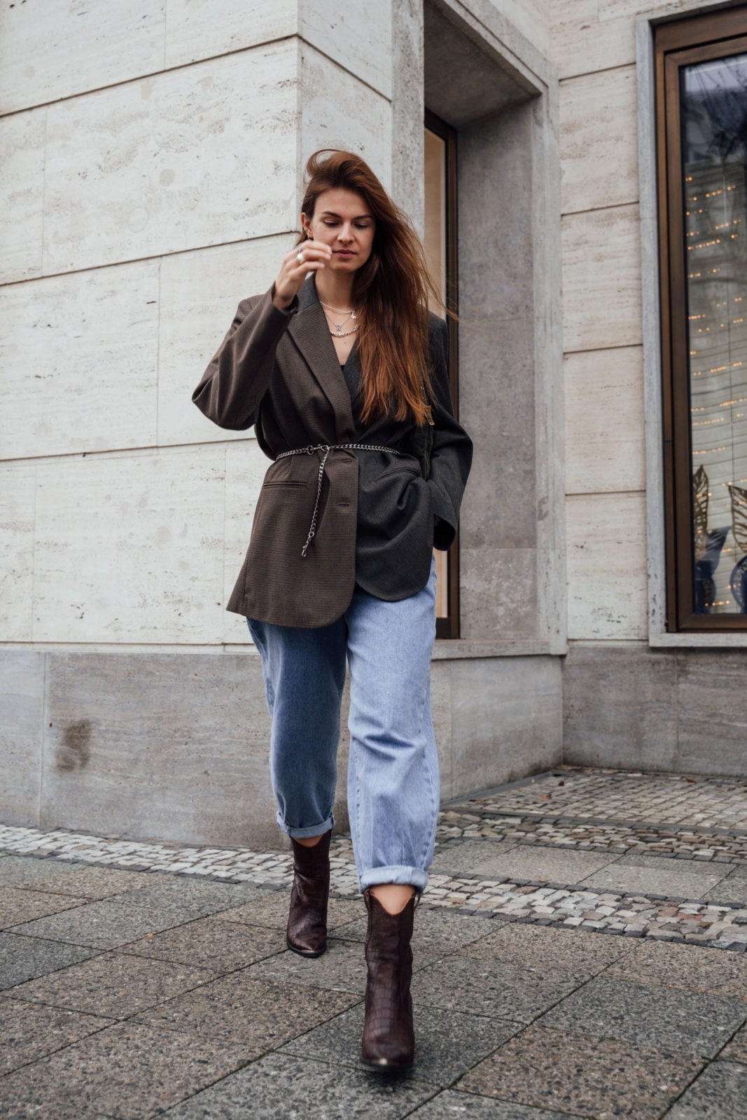 Baggy Jeans With Oversized Blazer Baggy Jeans With Oversized Blazer — Classy Baggy Jeans Outfits