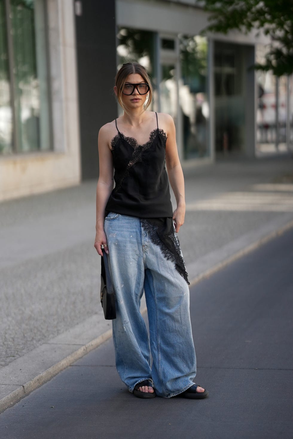 Extremely Baggy Jeans With Lace Trim Camisole Extremely Baggy Jeans With Lace Trim Camisole — Classy Baggy Jeans Outfits