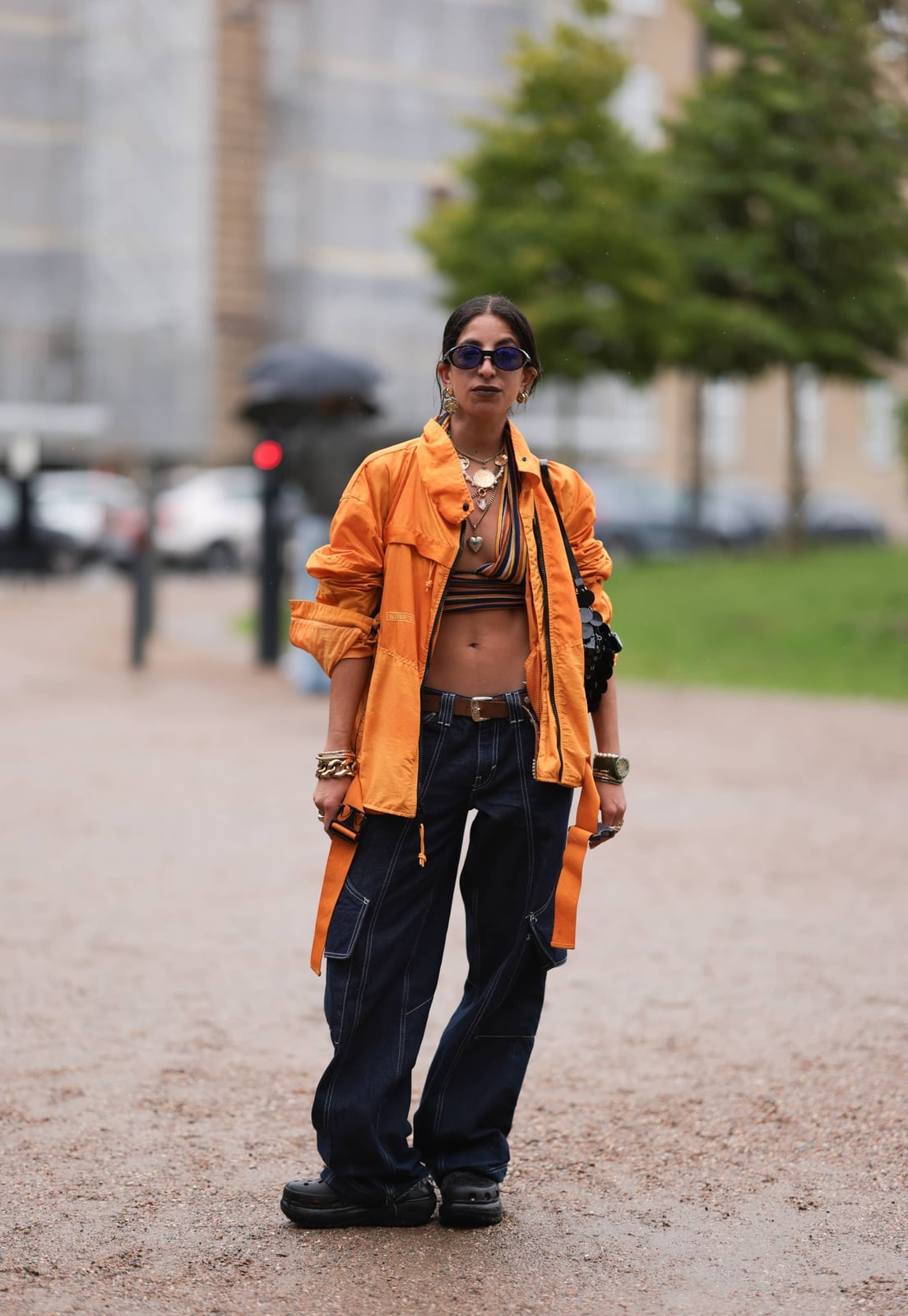 Oversized Cargo Pants With Cropped Jacket, Clogs Oversized Cargo Pants With Cropped Jacket, Clogs — Classy Baggy Outfits