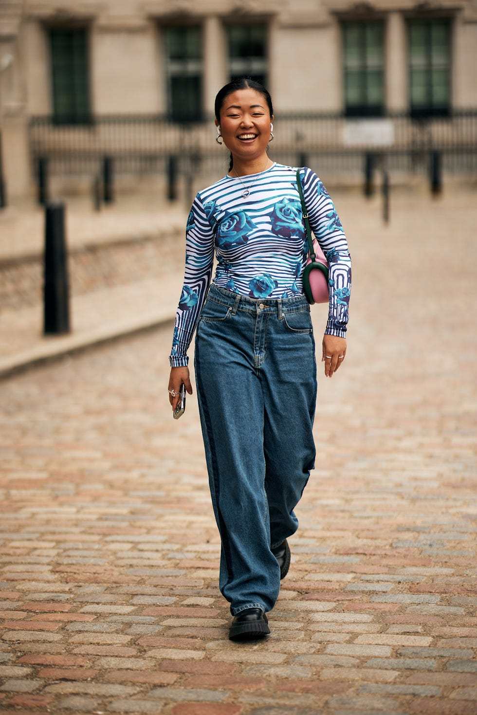 Baggy Jeans With Striped Floral Print Top Baggy Jeans With Striped Floral Print Top — Classy Baggy Outfits