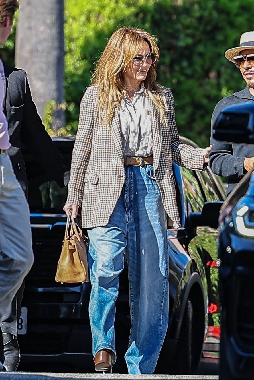 Baggy Jeans With Striped Shirt And Checked Blazer Baggy Jeans With Striped Shirt And Checked Blazer — Classy Baggy Outfits