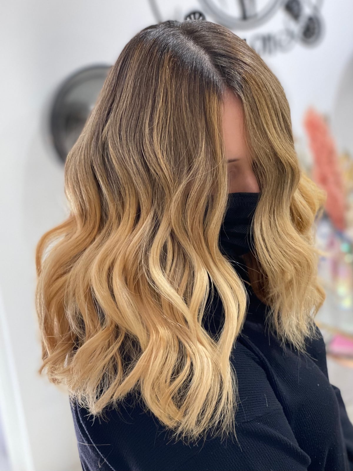 Shoulder Length Light Brown To Dark Blonde, Close-Up Take Shoulder Length Light Brown To Dark Blonde, Close-Up Take — Classy Balayage Hair