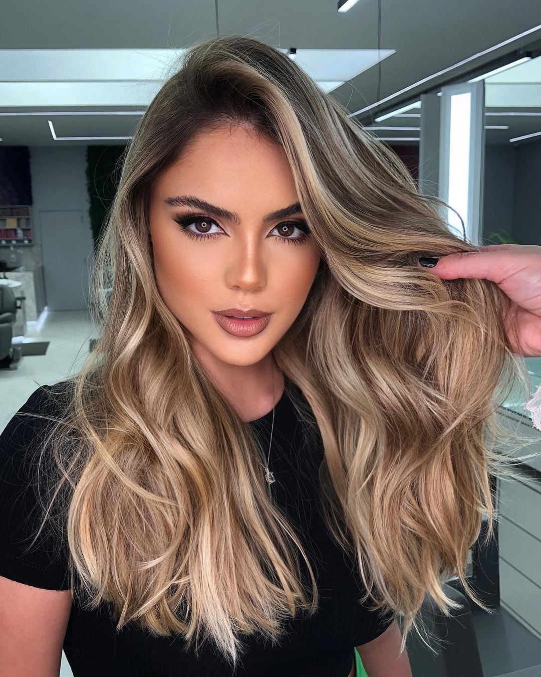Caramel Blonde Balayage With Wispy Bangs Caramel Blonde Balayage With Wispy Bangs — Classy Balayage Hair Blonde