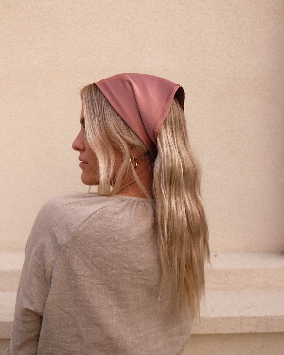 Long Blonde Hair With Dusty Rose Bandana at Crown, Close-Up Take Long Blonde Hair With Dusty Rose Bandana at Crown, Close-Up Take — Classy Bandana Hair