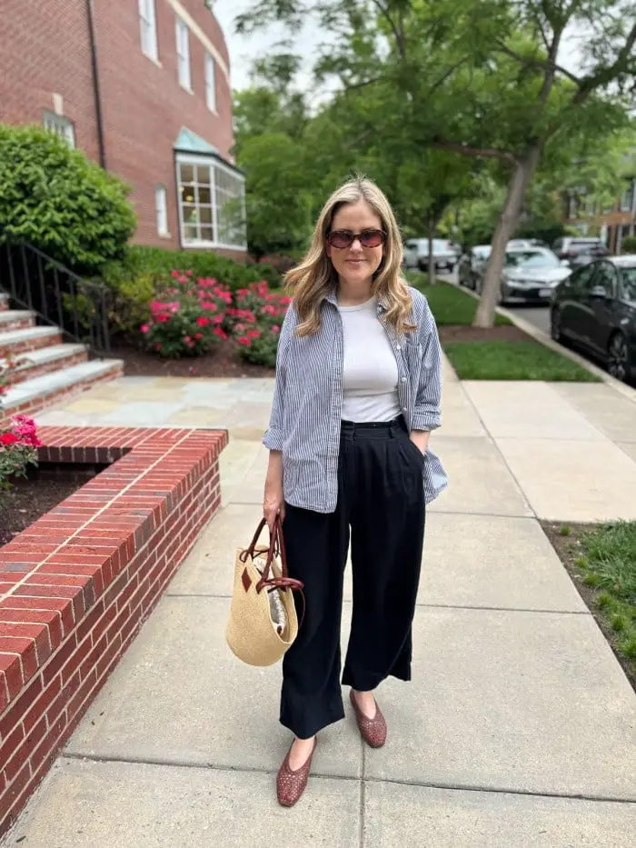 Cropped Black Linen Pants With Striped Shirt and Flats Cropped Black Linen Pants With Striped Shirt and Flats — Classy Black Linen Pants Outfit